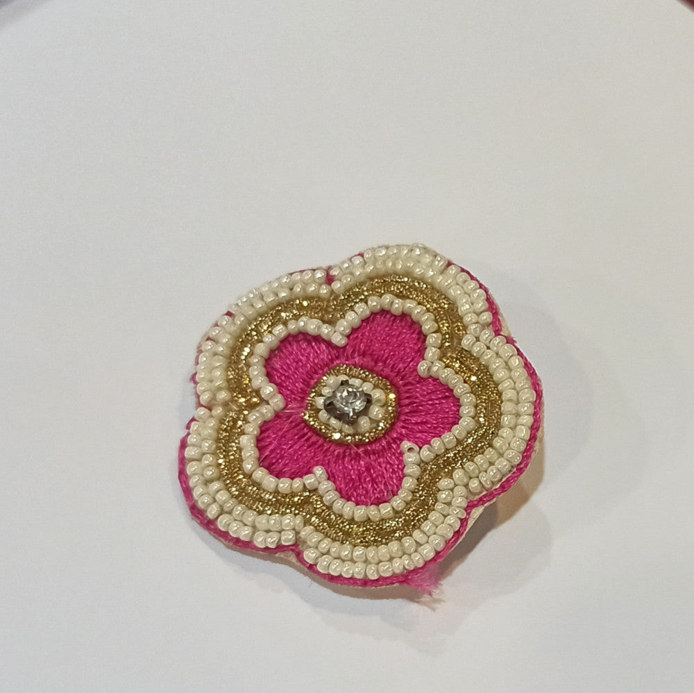 4 Pcs Hijab Pins flower shaped Buttons, Strong Hijab Pins for Women Brooches