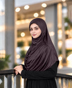 MEHAR HIJAB Faeezah ready-to-wear hijab in Wild Berry